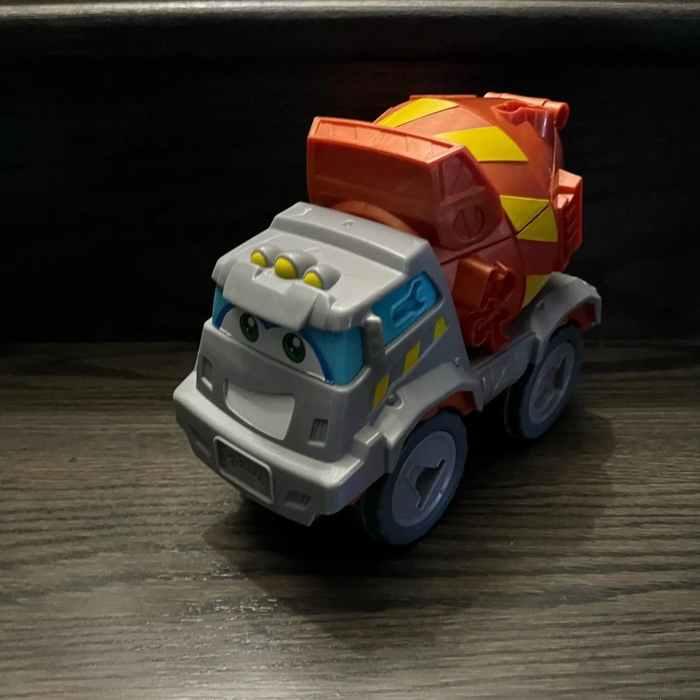 Play doh brand dump truck (top part opens) brand new - Picture 1 of 2